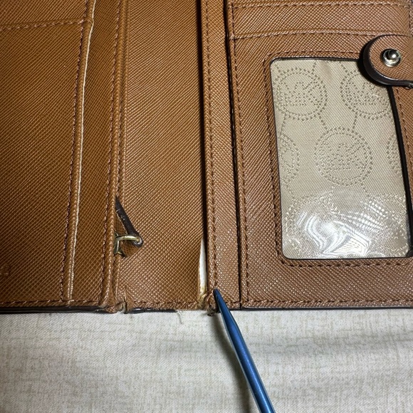 Michael Kors cream Classic MK Design - Picture 5 of 8